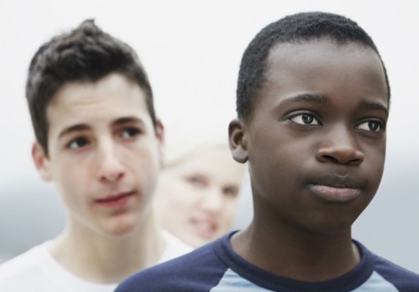 Concerned young boys. Photographe : momentimages