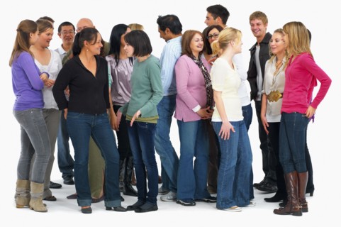 Group of people talking. Photographe : momentimages