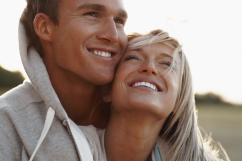 Happy couple. Photographe : momentimages