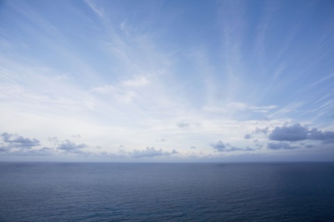 Horizon over water. Photographe : Chris Hackett