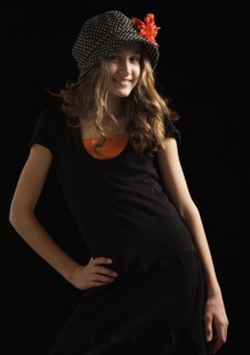Portrait of a trendy young girl. Photographe : Mike Kemp