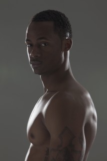 Muscular man. Photographe : Mike Kemp