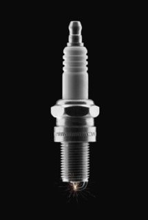 Lit spark plug. Photo : Mike Kemp