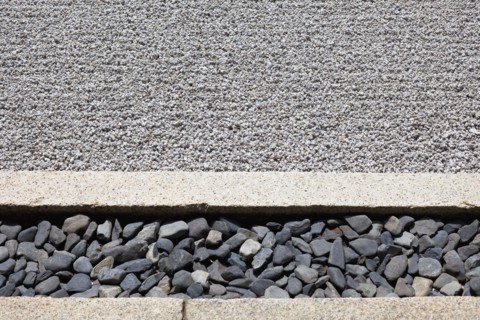 Rocks and concrete. Photo : Lucas Lenci Photo