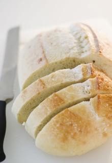 Freshly sliced bread. Photo : Jamie Grill