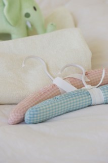 Quilted hangers baby blanket and stuffed elephant. Photo : Daniel Grill