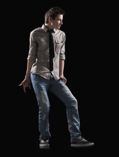 Male dancer posed for a lyrical dance. Photo : Mike Kemp
