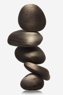 Balancing rocks. Photo : Mike Kemp