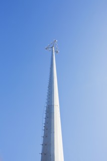 Communications tower. Photo : Chris Hackett