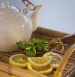 Tea tray. Photo : Daniel Grill