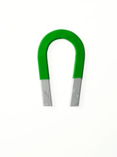 Green magnet. Photo : David Arky