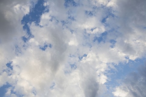 Clouds and blue sky. Photo : Chris Hackett