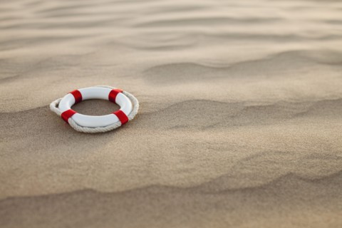 Lifebuoy in desert. Photo : Mike Kemp