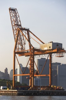 Container crane. Photo : fotog