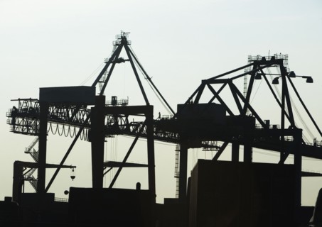 Container crane. Photo : fotog