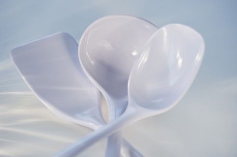 White cooking utensils. Photo. Daniel Grill