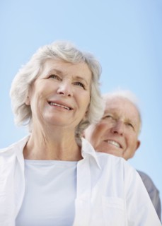 Smiling senior couple. Photo : momentimages