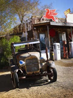 Antique truck at general store in the American west. Photo : John Kelly