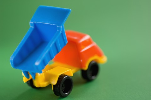 Toy dump truck. Photo : Antonio M. Rosario