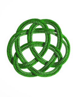 Green rope looped together. Photo : David Arky
