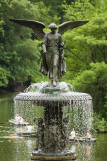 Angel statue on Bethesda fountain. Photo. Antonio M. Rosario