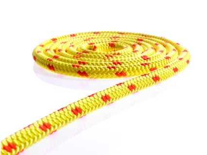 Yellow rope in a circular pattern. Photo : David Arky