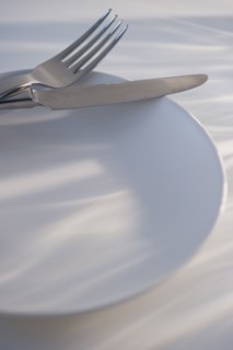Plate knife and fork. Photo : Daniel Grill