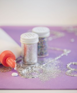 Glitter and glue. Photo : Jamie Grill