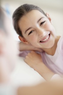 Portrait of happy girl (10-11). Photo : Momentimages