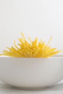 Whole wheat pasta in bowl. Photo : David Engelhardt
