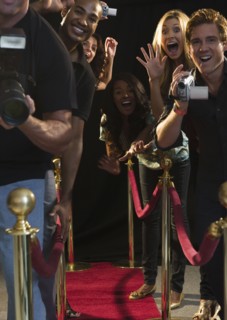 Paparazzi at red carpet event. Photo : Jamie Grill