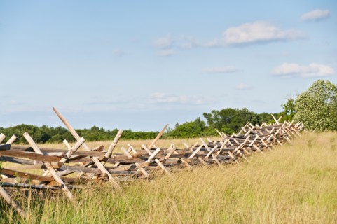 Barricade in field. Photo : Chris Grill