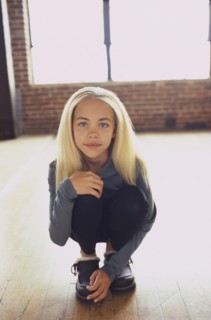 Cute blond girl. Photo : Fisher Litwin