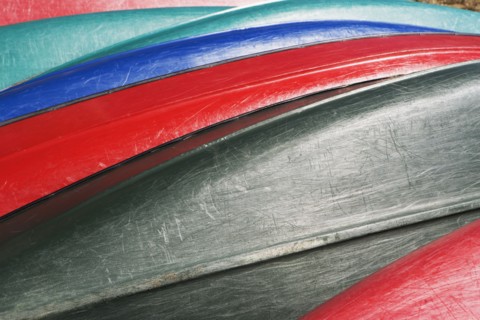USA, Vermont, stack of canoes. Photo : fotog