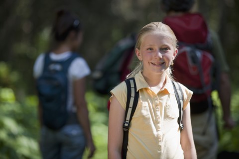 Canada, British Columbia, Fernie, Family hiking on trail. Photo : Dan Bannister