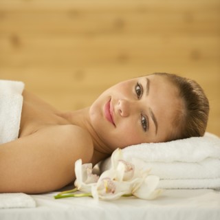USA, New Jersey, Jersey City, Portrait of young woman in spa.