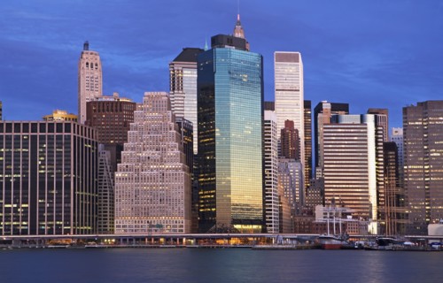 USA, New York City, Manhattan skyline at dusk. Photo : fotog