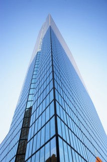 USA, Massachusetts, Boston, low angle view of skyscraper. Photo : fotog