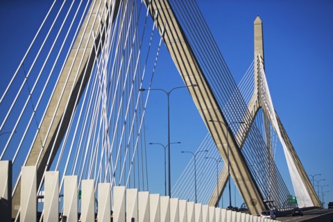 USA, Massachusetts, Boston, Leonard P. Zakim Bunker Hill Memorial Bridge. Photo : fotog