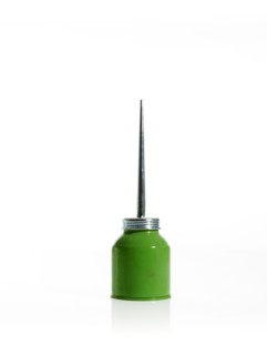 Studio shot of green oil can. Photo : David Arky