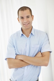 South Africa, Portrait of smiling young man. Photo : momentimages