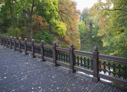 USA, New York City, Central Park, footbridge over lake. Photo : fotog
