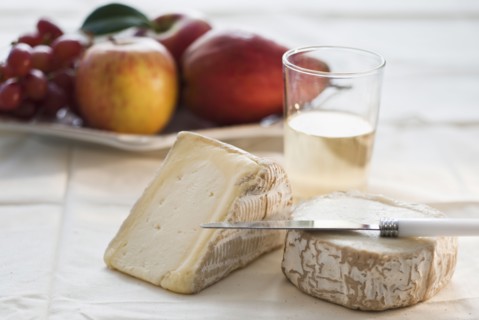 Brie cheese .