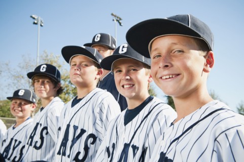 USA, California, Ladera Ranch, portrait of little league players (aged 10-11).