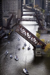 USA, Illinois, Chicago, elevated view of canal with yachts. Photo : Henryk Sadura