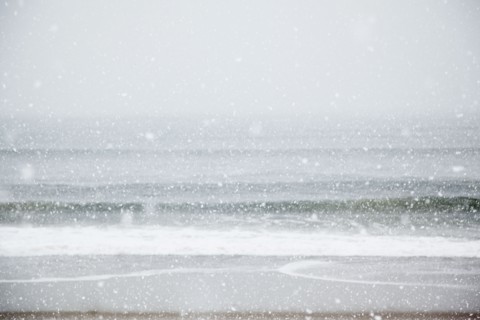 USA, New York State, Rockaway Beach, snow storm on beach. Photo : Jamie Grill Photography