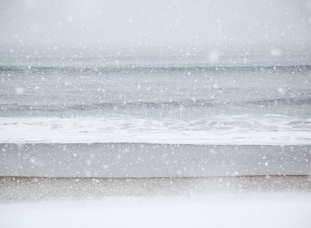 USA, New York State, Rockaway Beach, snow storm on beach. Photo : Jamie Grill Photography