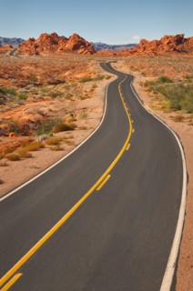 USA, Nevada, Valley of Fire, desert road. Photo : Gary Weathers
