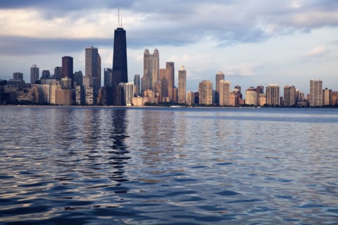 USA, Illinois, Chicago, City skyline over Lake Michigan. Photo : Henryk Sadura