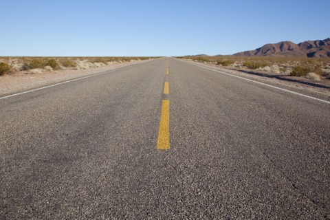 USA, Nevada, road through desert. Photo : Johannes Kroemer